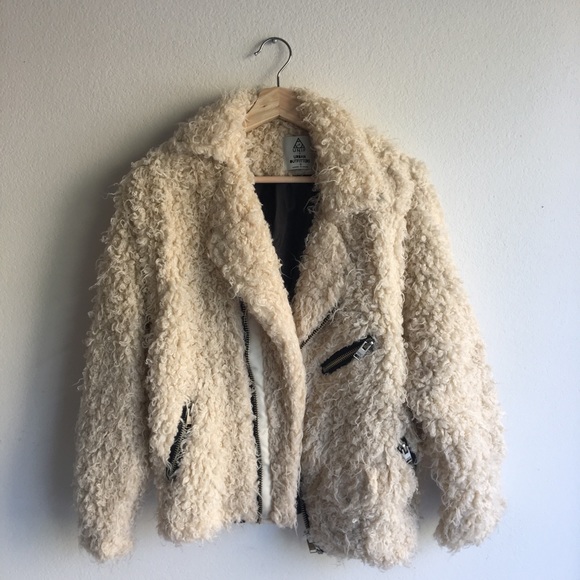 UNIF Jackets & Blazers - UNIF UO FUR JACKET